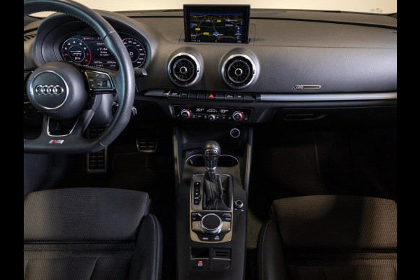 Audi A3 Sportback 35 TFSI CoD 2x S-Line / 150pk / Automatische klimaatregeling / Stoelverwarming / Afgevlakt stuurwiel /