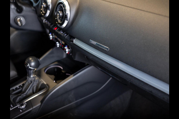 Audi A3 Sportback 35 TFSI CoD 2x S-Line / 150pk / Automatische klimaatregeling / Stoelverwarming / Afgevlakt stuurwiel /