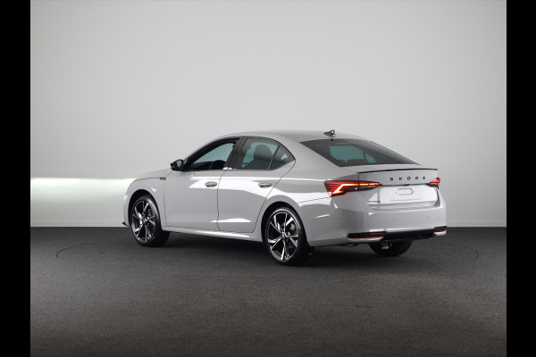 Škoda Octavia Sportline Tour m-HEV 1.5 TSI 150 pk 7 versn. DSG | Navigatie pakket | Soundsystem Canton | Travel Assist | Winter pakket | Trekhaak wegklapbaar | Elektrisch verstelbare voorstoelen | 19 inch lichtmetalen velgen