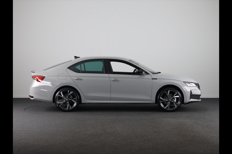 Škoda Octavia Sportline Tour m-HEV 1.5 TSI 150 pk 7 versn. DSG | Navigatie pakket | Soundsystem Canton | Travel Assist | Winter pakket | Trekhaak wegklapbaar | Elektrisch verstelbare voorstoelen | 19 inch lichtmetalen velgen
