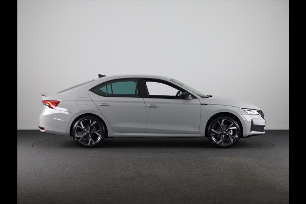 Škoda Octavia Sportline Tour m-HEV 1.5 TSI 150 pk 7 versn. DSG | Navigatie pakket | Soundsystem Canton | Travel Assist | Winter pakket | Trekhaak wegklapbaar | Elektrisch verstelbare voorstoelen | 19 inch lichtmetalen velgen