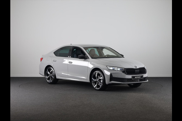 Škoda Octavia Sportline Tour m-HEV 1.5 TSI 150 pk 7 versn. DSG | Navigatie pakket | Soundsystem Canton | Travel Assist | Winter pakket | Trekhaak wegklapbaar | Elektrisch verstelbare voorstoelen | 19 inch lichtmetalen velgen