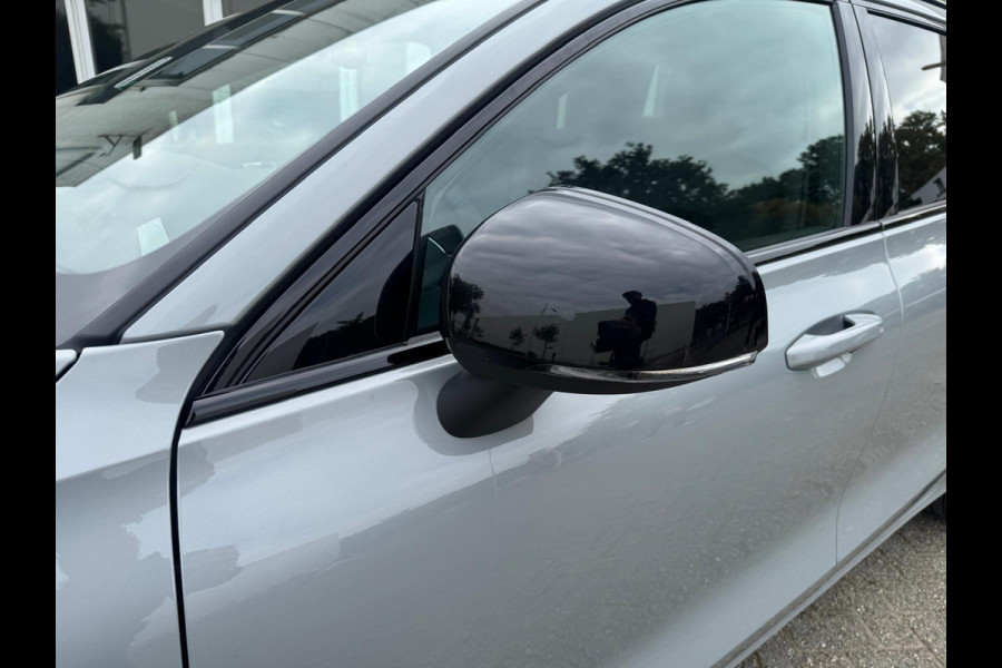 Volvo V60 2.0 B4 Plus Dark, HARMAN/KARDON, LEDER, Elektrische stoelen met geheugen . Een proefrit levert het bewijs. Neem contact op en we maken een afspraak!