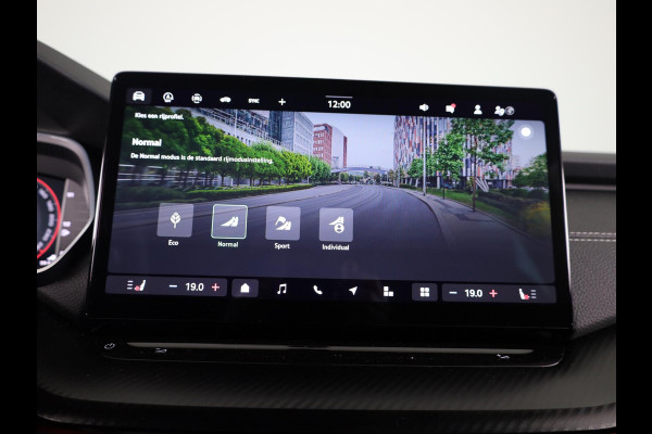 Škoda Octavia Sportline Tour m-HEV 1.5 TSI 150 pk 7 versn. DSG | Navigatie pakket | Soundsystem Canton | Travel Assist | Winter pakket | Trekhaak wegklapbaar | Elektrisch verstelbare voorstoelen | 19 inch lichtmetalen velgen