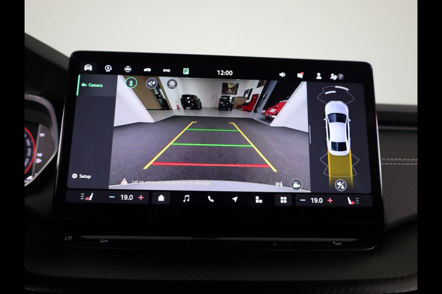 Škoda Octavia Sportline Tour m-HEV 1.5 TSI 150 pk 7 versn. DSG | Navigatie pakket | Soundsystem Canton | Travel Assist | Winter pakket | Trekhaak wegklapbaar | Elektrisch verstelbare voorstoelen | 19 inch lichtmetalen velgen