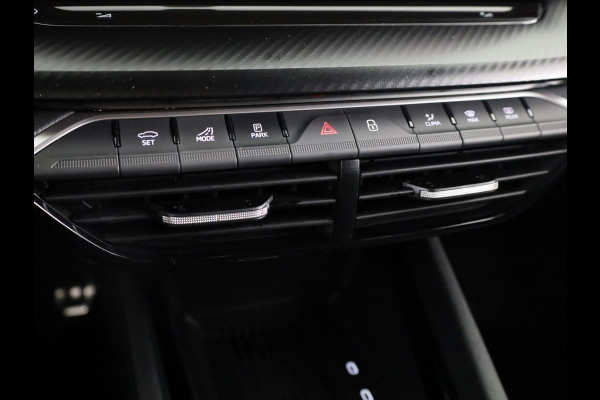 Škoda Octavia Sportline Tour m-HEV 1.5 TSI 150 pk 7 versn. DSG | Navigatie pakket | Soundsystem Canton | Travel Assist | Winter pakket | Trekhaak wegklapbaar | Elektrisch verstelbare voorstoelen | 19 inch lichtmetalen velgen