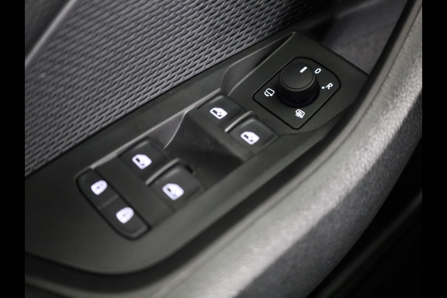 Škoda Octavia Sportline Tour m-HEV 1.5 TSI 150 pk 7 versn. DSG | Navigatie pakket | Soundsystem Canton | Travel Assist | Winter pakket | Trekhaak wegklapbaar | Elektrisch verstelbare voorstoelen | 19 inch lichtmetalen velgen