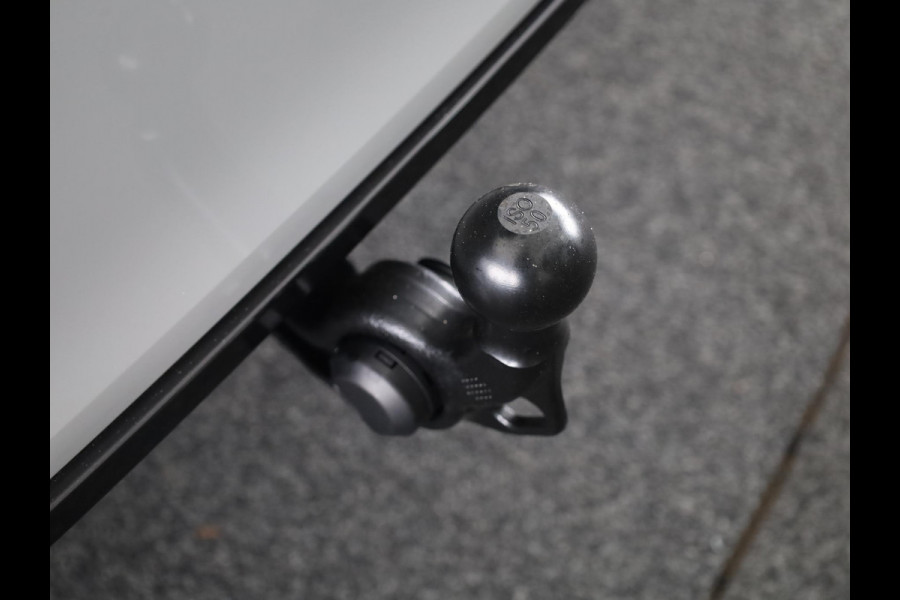 Škoda Octavia Sportline Tour m-HEV 1.5 TSI 150 pk 7 versn. DSG | Navigatie pakket | Soundsystem Canton | Travel Assist | Winter pakket | Trekhaak wegklapbaar | Elektrisch verstelbare voorstoelen | 19 inch lichtmetalen velgen