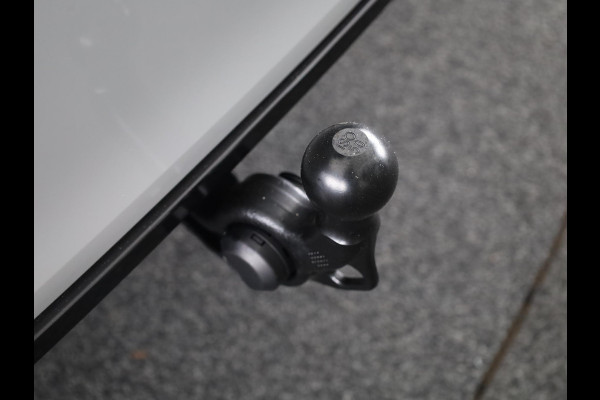 Škoda Octavia Sportline Tour m-HEV 1.5 TSI 150 pk 7 versn. DSG | Navigatie pakket | Soundsystem Canton | Travel Assist | Winter pakket | Trekhaak wegklapbaar | Elektrisch verstelbare voorstoelen | 19 inch lichtmetalen velgen