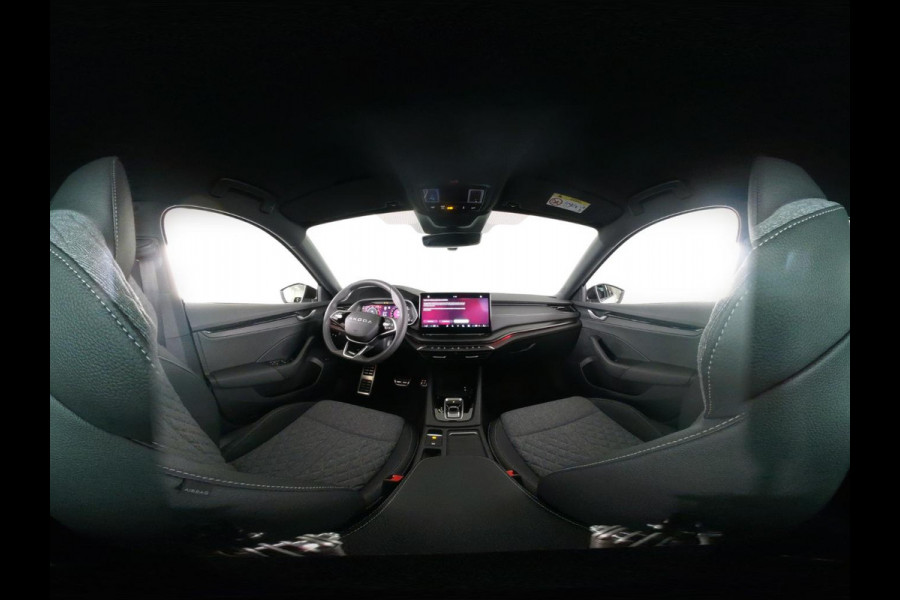 Škoda Octavia Sportline Tour m-HEV 1.5 TSI 150 pk 7 versn. DSG | Navigatie pakket | Soundsystem Canton | Travel Assist | Winter pakket | Trekhaak wegklapbaar | Elektrisch verstelbare voorstoelen | 19 inch lichtmetalen velgen
