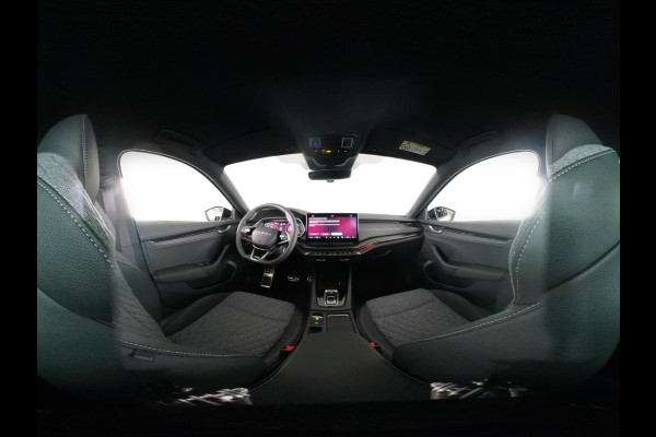 Škoda Octavia Sportline Tour m-HEV 1.5 TSI 150 pk 7 versn. DSG | Navigatie pakket | Soundsystem Canton | Travel Assist | Winter pakket | Trekhaak wegklapbaar | Elektrisch verstelbare voorstoelen | 19 inch lichtmetalen velgen