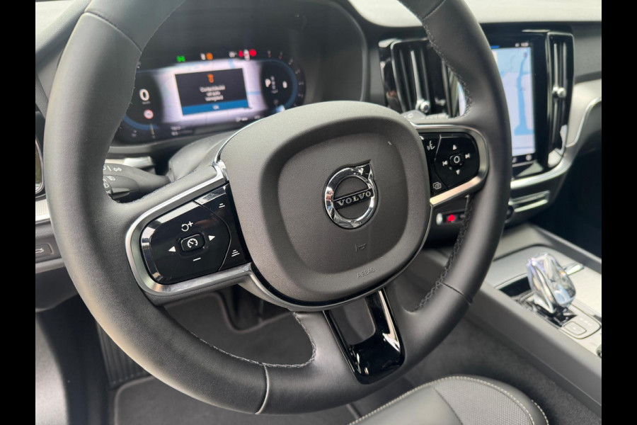 Volvo V60 2.0 B4 Plus Dark, HARMAN/KARDON, LEDER, Elektrische stoelen met geheugen . Een proefrit levert het bewijs. Neem contact op en we maken een afspraak!