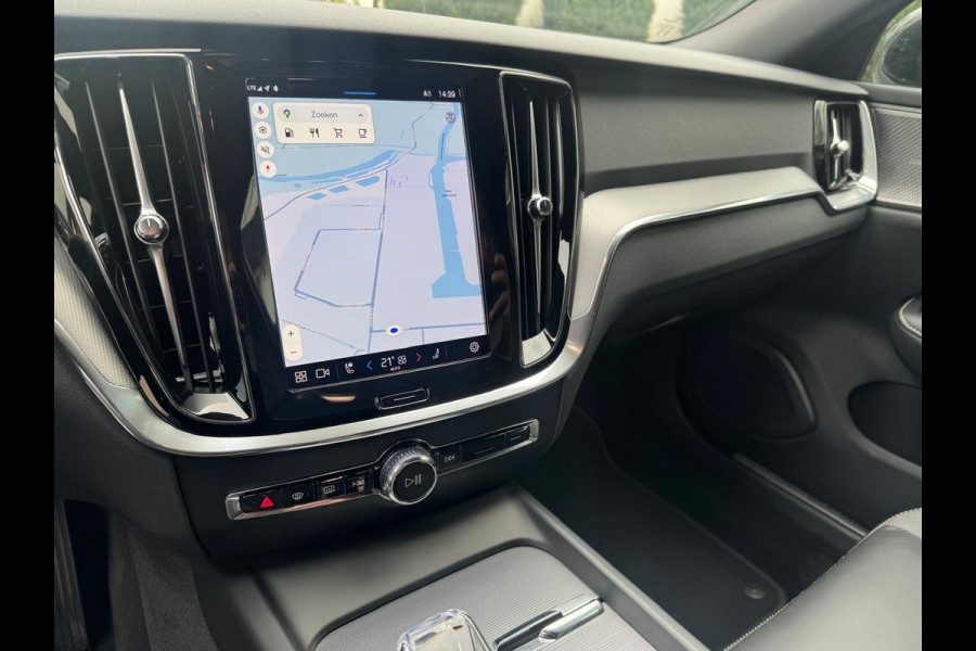 Volvo V60 2.0 B4 Plus Dark, HARMAN/KARDON, LEDER, Elektrische stoelen met geheugen . Een proefrit levert het bewijs. Neem contact op en we maken een afspraak!