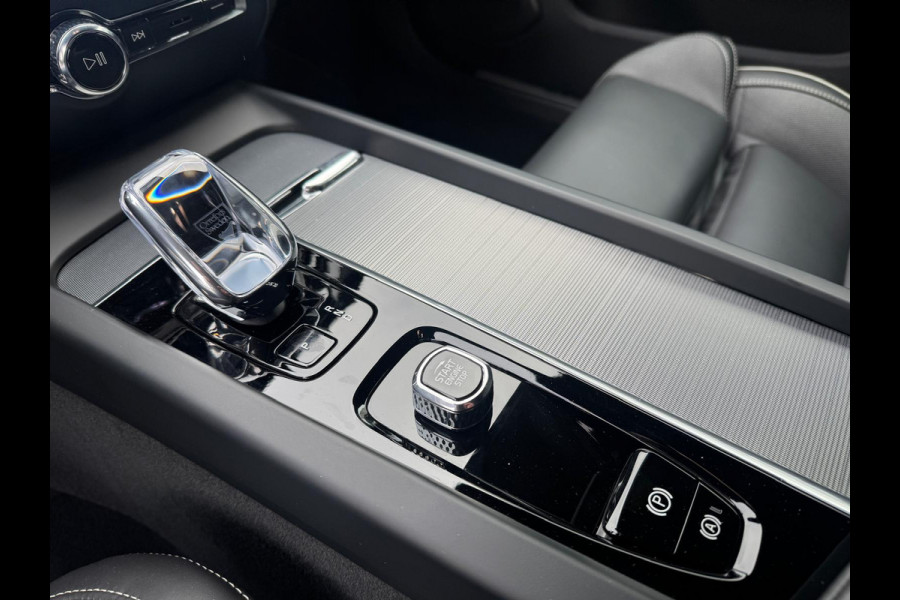 Volvo V60 2.0 B4 Plus Dark, HARMAN/KARDON, LEDER, Elektrische stoelen met geheugen . Een proefrit levert het bewijs. Neem contact op en we maken een afspraak!