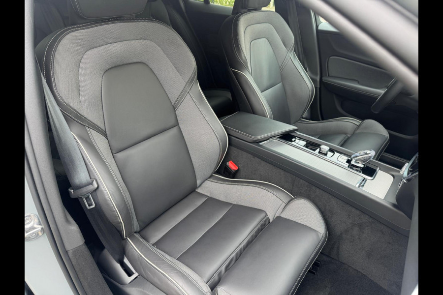 Volvo V60 2.0 B4 Plus Dark, HARMAN/KARDON, LEDER, Elektrische stoelen met geheugen . Een proefrit levert het bewijs. Neem contact op en we maken een afspraak!