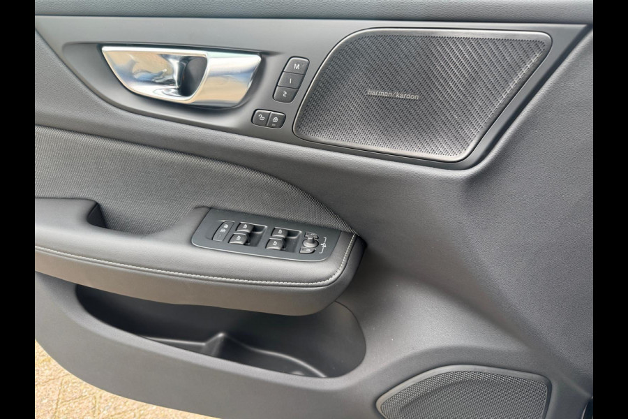 Volvo V60 2.0 B4 Plus Dark, HARMAN/KARDON, LEDER, Elektrische stoelen met geheugen . Een proefrit levert het bewijs. Neem contact op en we maken een afspraak!