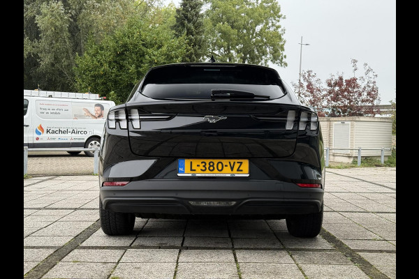 Ford Mustang Mach-E RWD 75 kWh | Navi | Camera | Stoel / Stuur Verwarming | Ford Mustang Mach-E RWD 75 kWh | Navi | Camera | Stoel / Stuur Verwarming |