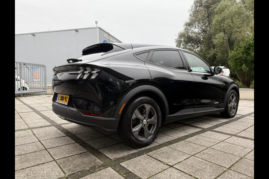 Ford Mustang Mach-E RWD 75 kWh | Navi | Camera | Stoel / Stuur Verwarming | Ford Mustang Mach-E RWD 75 kWh | Navi | Camera | Stoel / Stuur Verwarming |