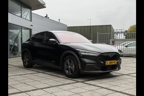 Ford Mustang Mach-E RWD 75 kWh | Navi | Camera | Stoel / Stuur Verwarming | Ford Mustang Mach-E RWD 75 kWh | Navi | Camera | Stoel / Stuur Verwarming |