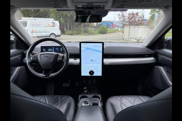 Ford Mustang Mach-E RWD 75 kWh | Navi | Camera | Stoel / Stuur Verwarming | Ford Mustang Mach-E RWD 75 kWh | Navi | Camera | Stoel / Stuur Verwarming |