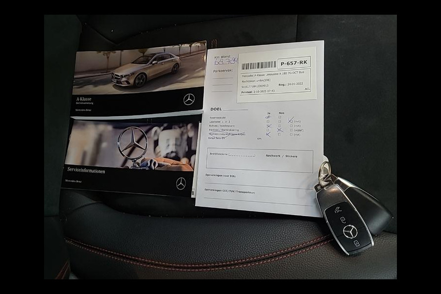 Mercedes-Benz A-Klasse 180 Aut. Business Sol. AMG | Trekhaak | Navi | Camera | Sfeer Verlichting |