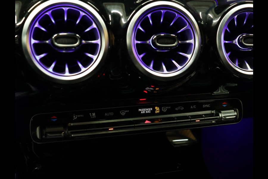 Mercedes-Benz A-Klasse 180 Business Solution AMG [SCHUIFKANTELDAK, CAMERA, PDC 360, MEMORY SEATS, CRUISE CONTROL, STOELVERWARMING, SFEERVERLICHTING, BLUETOOTH TELEFOON, NIEUWSTAAT]