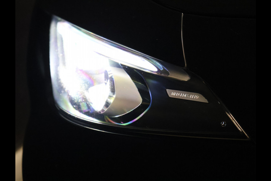 Mercedes-Benz A-Klasse 180 Business Solution AMG [SCHUIFKANTELDAK, CAMERA, PDC 360, MEMORY SEATS, CRUISE CONTROL, STOELVERWARMING, SFEERVERLICHTING, BLUETOOTH TELEFOON, NIEUWSTAAT]