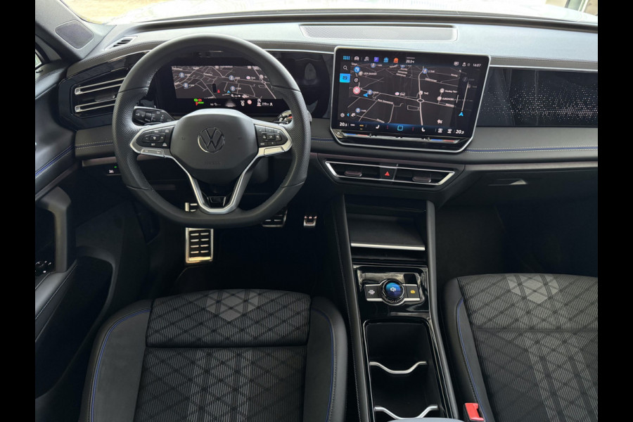 Volkswagen Tiguan 1.5 eHYBRID 272PK R-LINE PANO XL.NAVI TREKHAAK BLACK.STYLE 360.CAM ELEK.KLEP MATRIX.LED 20''LMV MASSAGE PHEV PLUG IN HYBRID Harman-Kardon "Volkswagen rijden begint bij Topautos.nl – 75 topmodellen direct op voorraad!" Volkswagen Tiguan 1.5 eHYBRID 272PK R-LINE PANO XL.NAVI TREKHAAK BLACK.STYLE 360.CAM ELEK.KLEP MATRIX.LED 20''LMV MASSAGE PHEV PLUG IN HYBRID Harman-Kardon "Volkswagen rijden begint bij Topautos.nl – 75 topmodellen direct op voorraad!"
