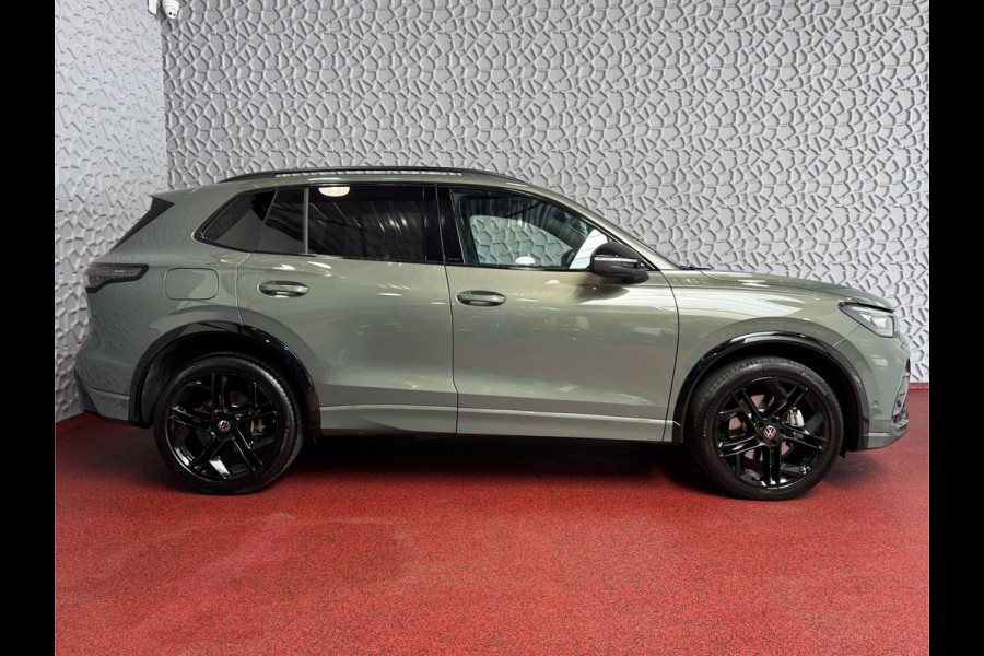 Volkswagen Tiguan 1.5 eHYBRID 272PK R-LINE PANO XL.NAVI TREKHAAK BLACK.STYLE 360.CAM ELEK.KLEP MATRIX.LED 20''LMV MASSAGE PHEV PLUG IN HYBRID Harman-Kardon "Volkswagen rijden begint bij Topautos.nl – 75 topmodellen direct op voorraad!" Volkswagen Tiguan 1.5 eHYBRID 272PK R-LINE PANO XL.NAVI TREKHAAK BLACK.STYLE 360.CAM ELEK.KLEP MATRIX.LED 20''LMV MASSAGE PHEV PLUG IN HYBRID Harman-Kardon "Volkswagen rijden begint bij Topautos.nl – 75 topmodellen direct op voorraad!"