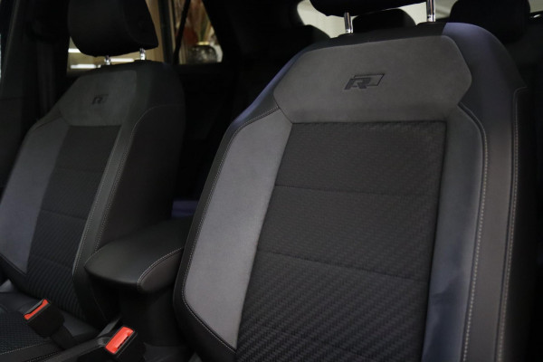 Volkswagen T-Roc 1.5 TSI Style 3X R-LINE/PANO/CARPLAY/BEATS/SFEERVBLINDSPOT/LANEASSIT/VOL