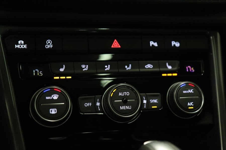 Volkswagen T-Roc 1.5 TSI Style 3X R-LINE/PANO/CARPLAY/BEATS/SFEERVBLINDSPOT/LANEASSIT/VOL