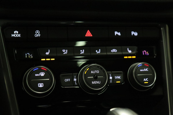 Volkswagen T-Roc 1.5 TSI Style 3X R-LINE/PANO/CARPLAY/BEATS/SFEERVBLINDSPOT/LANEASSIT/VOL