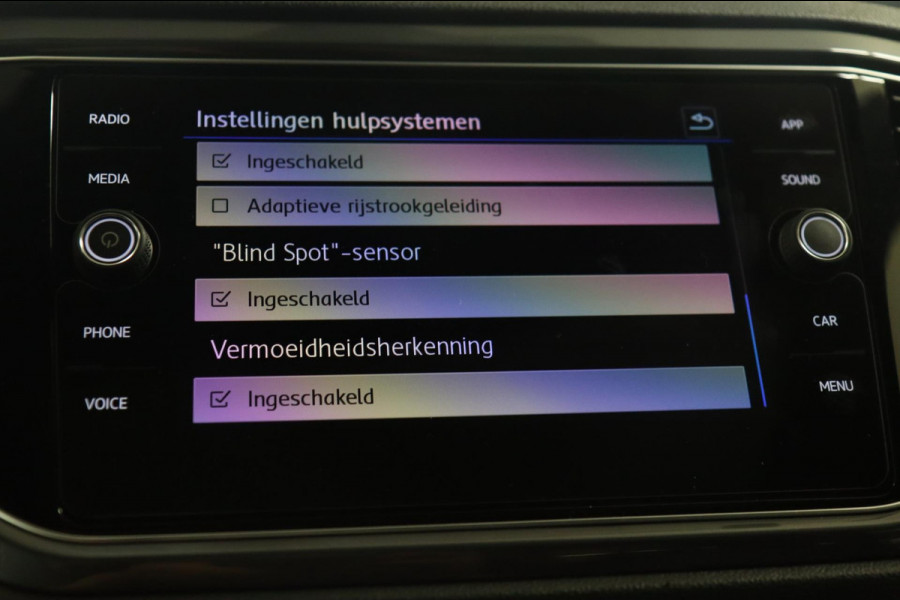 Volkswagen T-Roc 1.5 TSI Style 3X R-LINE/PANO/CARPLAY/BEATS/SFEERVBLINDSPOT/LANEASSIT/VOL