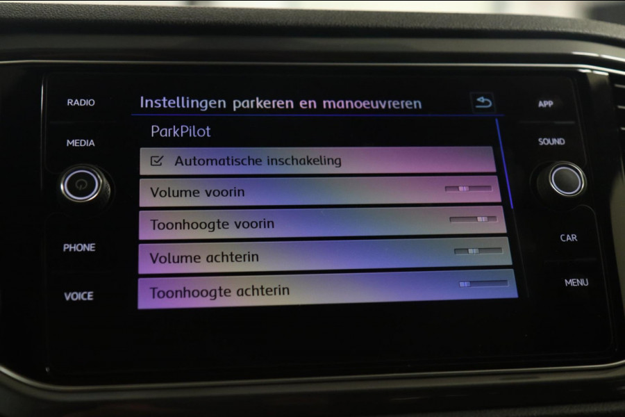 Volkswagen T-Roc 1.5 TSI Style 3X R-LINE/PANO/CARPLAY/BEATS/SFEERVBLINDSPOT/LANEASSIT/VOL