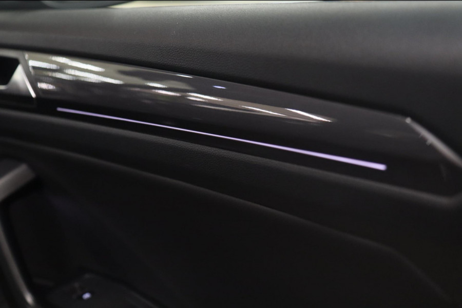 Volkswagen T-Roc 1.5 TSI Style 3X R-LINE/PANO/CARPLAY/BEATS/SFEERVBLINDSPOT/LANEASSIT/VOL