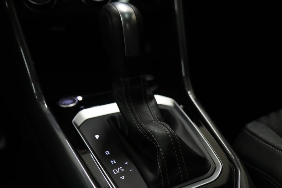 Volkswagen T-Roc 1.5 TSI Style 3X R-LINE/PANO/CARPLAY/BEATS/SFEERVBLINDSPOT/LANEASSIT/VOL