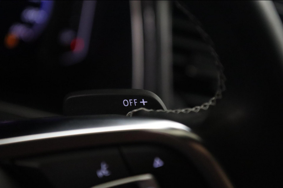 Volkswagen T-Roc 1.5 TSI Style 3X R-LINE/PANO/CARPLAY/BEATS/SFEERVBLINDSPOT/LANEASSIT/VOL