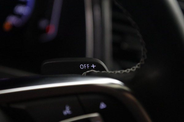 Volkswagen T-Roc 1.5 TSI Style 3X R-LINE/PANO/CARPLAY/BEATS/SFEERVBLINDSPOT/LANEASSIT/VOL