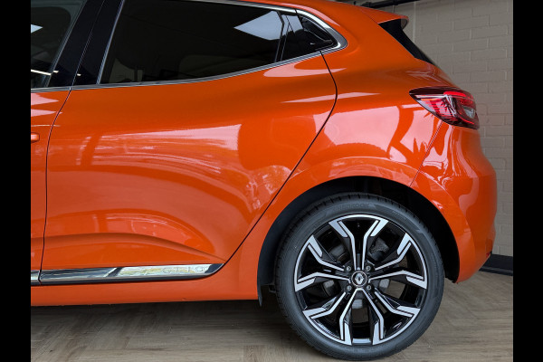 Renault Clio 1.0 TCe 90pk Automaat | Groot Navi | 360 | 17" | PDC V+A | Stoel & stuur verwarming | Keurig nette auto | 4 Nieuwe Banden.