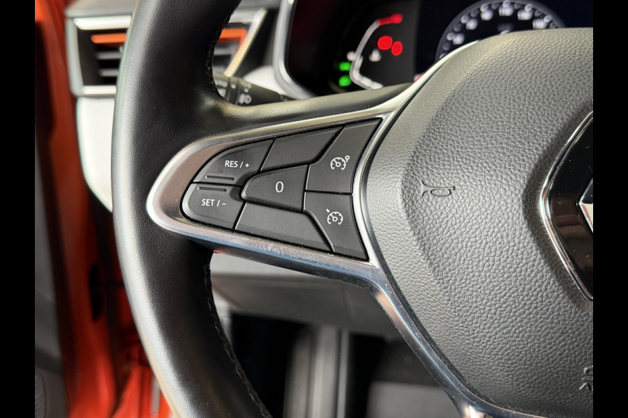 Renault Clio 1.0 TCe 90pk Automaat | Groot Navi | 360 | 17" | PDC V+A | Stoel & stuur verwarming | Keurig nette auto | 4 Nieuwe Banden.