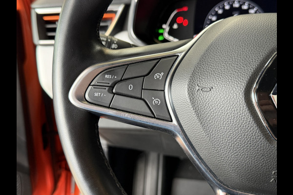 Renault Clio 1.0 TCe 90pk Automaat | Groot Navi | 360 | 17" | PDC V+A | Stoel & stuur verwarming | Keurig nette auto | 4 Nieuwe Banden.