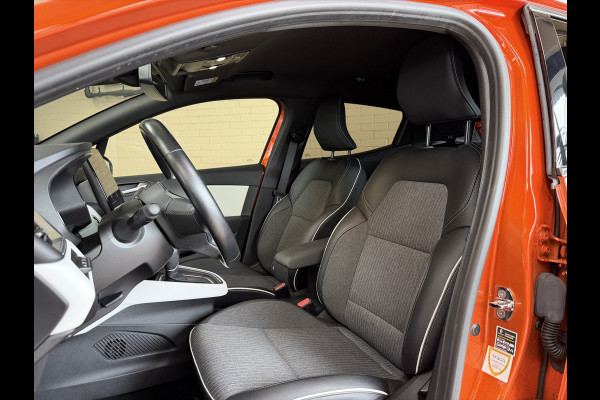 Renault Clio 1.0 TCe 90pk Automaat | Groot Navi | 360 | 17" | PDC V+A | Stoel & stuur verwarming | Keurig nette auto | 4 Nieuwe Banden.