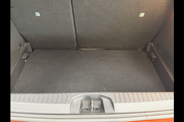 Renault Clio 1.0 TCe 90pk Automaat | Groot Navi | 360 | 17" | PDC V+A | Stoel & stuur verwarming | Keurig nette auto | 4 Nieuwe Banden.