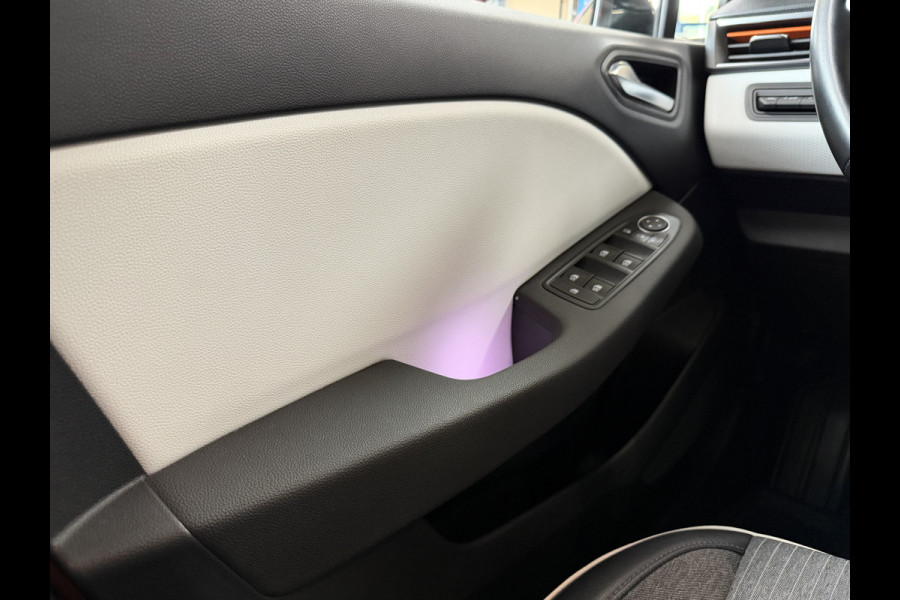 Renault Clio 1.0 TCe 90pk Automaat | Groot Navi | 360 | 17" | PDC V+A | Stoel & stuur verwarming | Keurig nette auto | 4 Nieuwe Banden.