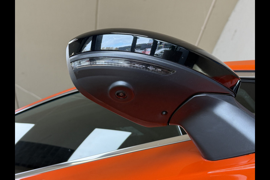 Renault Clio 1.0 TCe 90pk Automaat | Groot Navi | 360 | 17" | PDC V+A | Stoel & stuur verwarming | Keurig nette auto | 4 Nieuwe Banden.