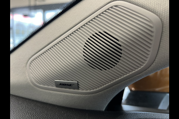 Renault Captur 1.6 E-Tech 160 Edition One | Groot Navi | Bose | Stoel & Stuur verwarming | 17" | PDC V+A | Dealer onderhouden!