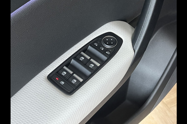 Renault Captur 1.6 E-Tech 160 Edition One | Groot Navi | Bose | Stoel & Stuur verwarming | 17" | PDC V+A | Dealer onderhouden!