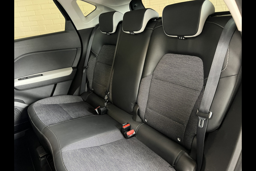 Renault Captur 1.6 E-Tech 160 Edition One | Groot Navi | Bose | Stoel & Stuur verwarming | 17" | PDC V+A | Dealer onderhouden!