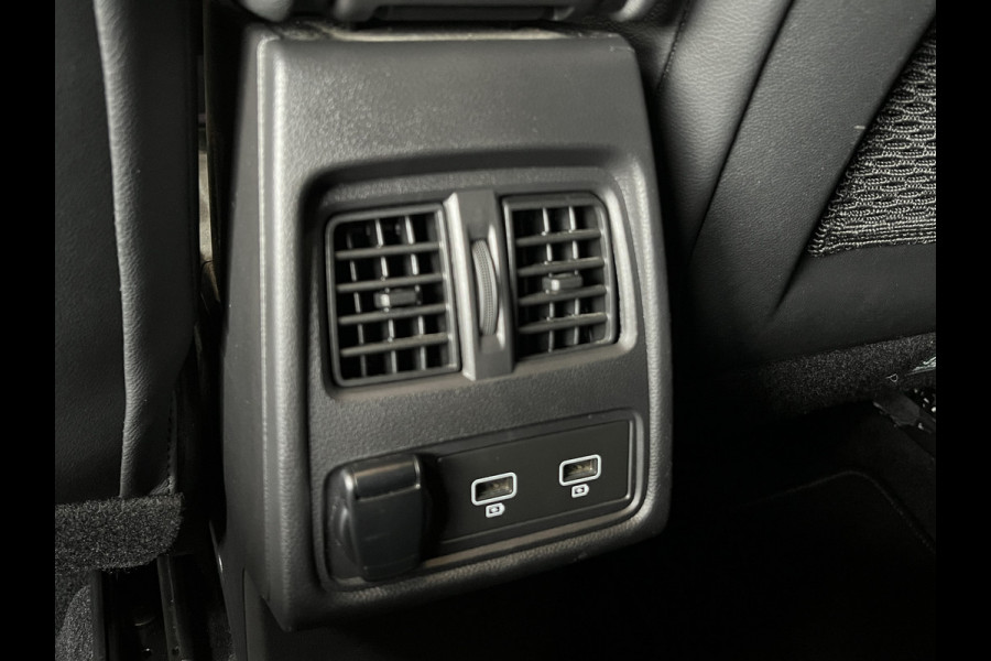 Renault Captur 1.6 E-Tech 160 Edition One | Groot Navi | Bose | Stoel & Stuur verwarming | 17" | PDC V+A | Dealer onderhouden!