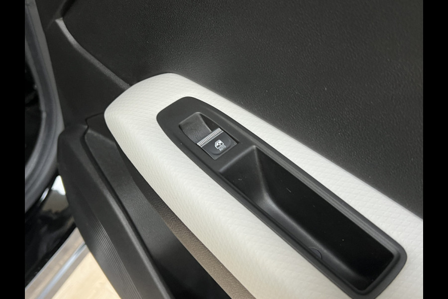 Renault Captur 1.6 E-Tech 160 Edition One | Groot Navi | Bose | Stoel & Stuur verwarming | 17" | PDC V+A | Dealer onderhouden!